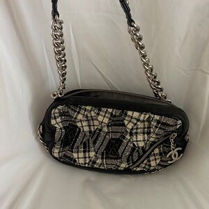 Chanel Clogo Double Pendant Sheepskin Shoulder Bag